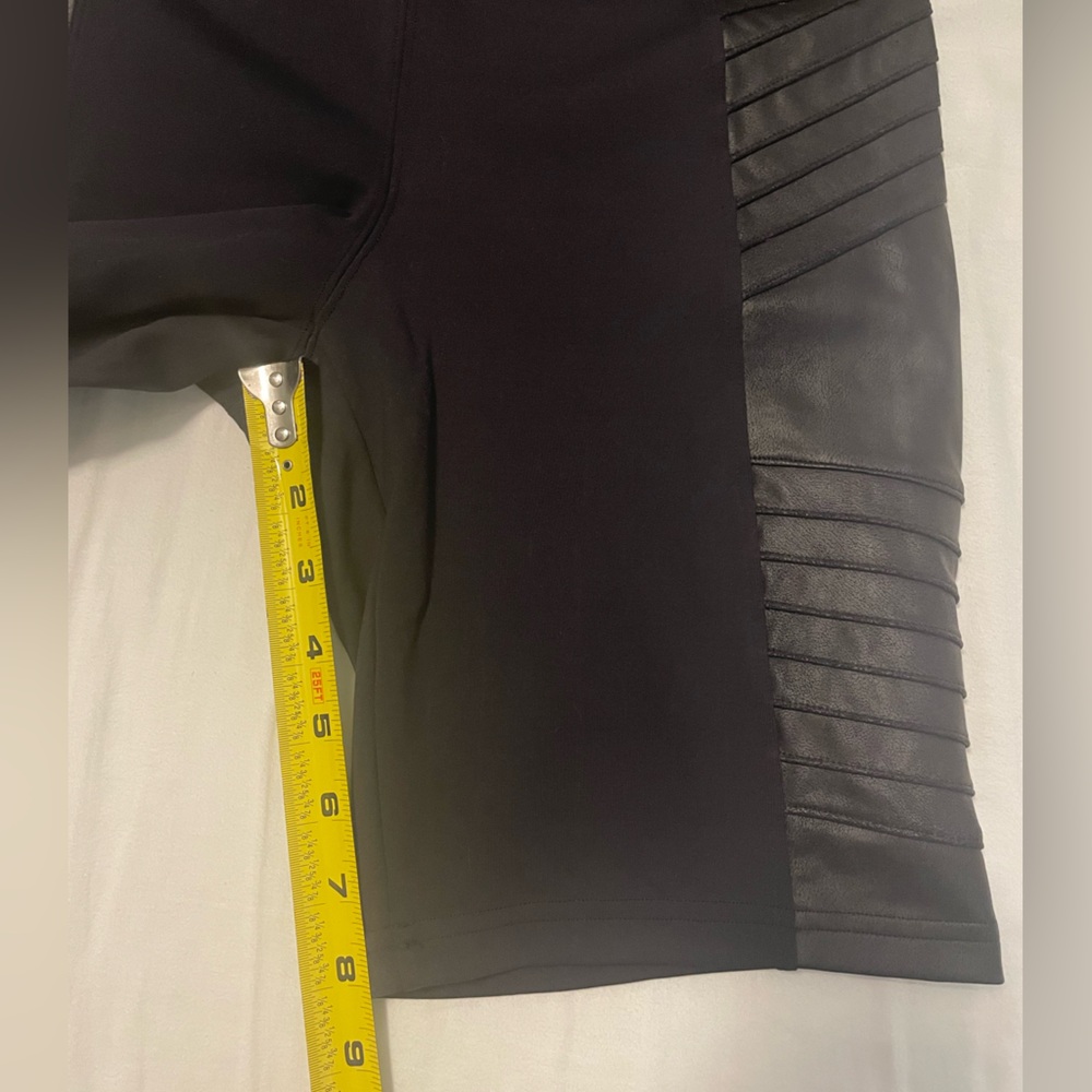 Athleta Delancey Gleam Moto Shorts in Black Sz M - Picture 7 of 8